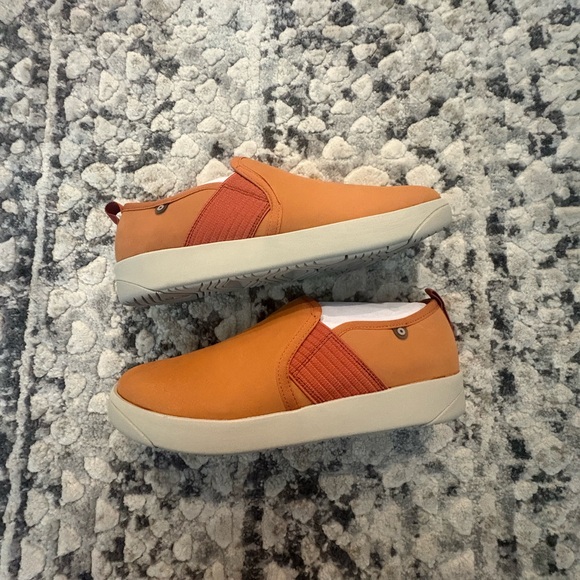 Women’s Orange Bogs size 10 - Picture 1 of 6